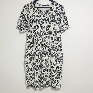 GILLI  WOME'S SHORT SLEEVE LEOPARD PRINT TERRY CLOTH LINED DRESS WITH POCKETS